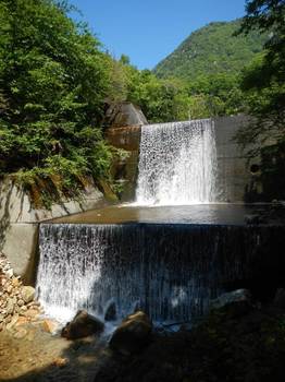 堰堤雄滝と雌滝.jpg