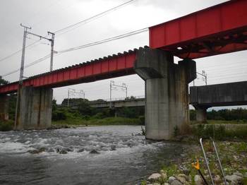 新幹線や近江鉄道の鉄橋.jpg