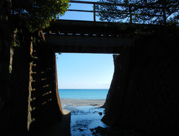 紀勢本線の鉄橋と海.jpg